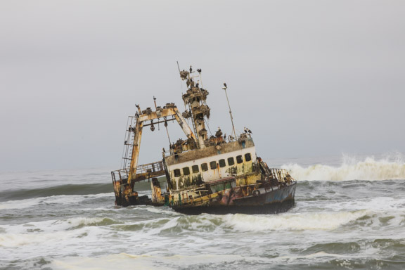 Namibia-skeleton-coast-shipwreck-1